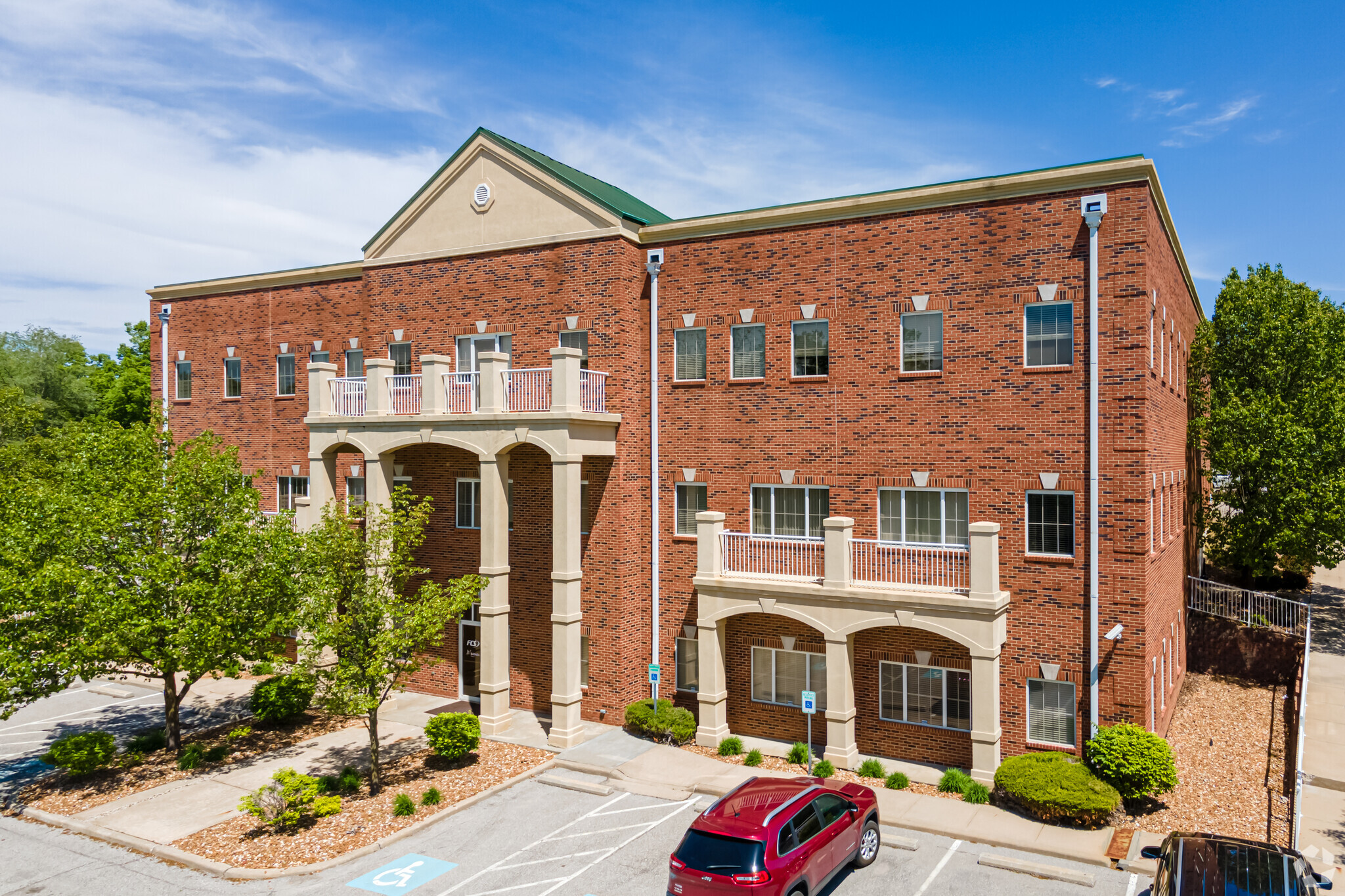 600 SW Jefferson St, Lees Summit, MO for lease Building Photo- Image 1 of 5