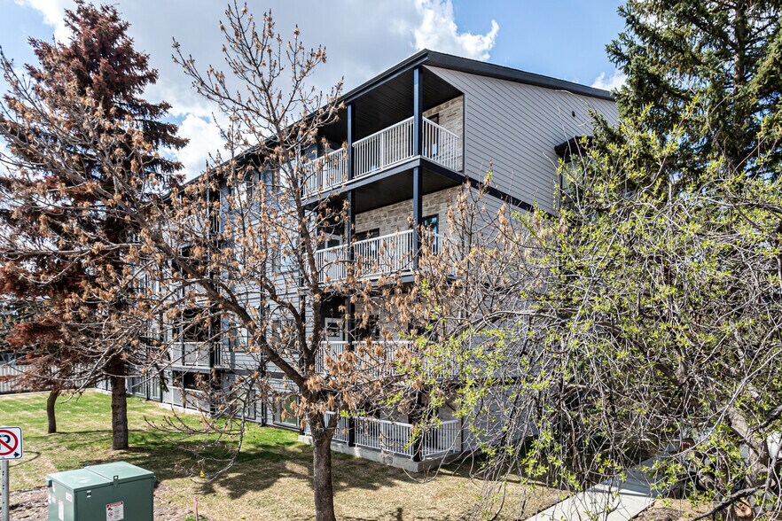 14808 26th St NW, Edmonton, AB for sale - Building Photo - Image 2 of 2