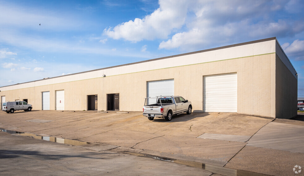 10601-10732 Sentinel St, San Antonio, TX for lease - Building Photo - Image 3 of 20