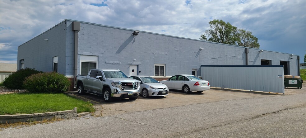 4485 NE 22nd St, Des Moines, IA for lease - Building Photo - Image 2 of 7