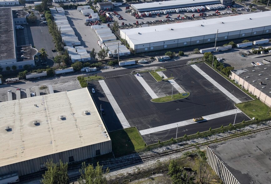 3523 NW 116th St, Miami, FL for lease - Building Photo - Image 3 of 3