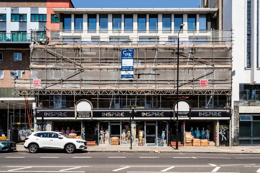 219-225 Commercial Rd, London for lease - Building Photo - Image 2 of 3