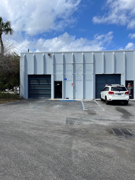 2099-2101 W Atlantic Blvd, Pompano Beach, FL for lease - Building Photo - Image 3 of 18