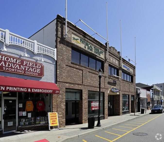 223 Wanaque Ave, Pompton Lakes, NJ 07442