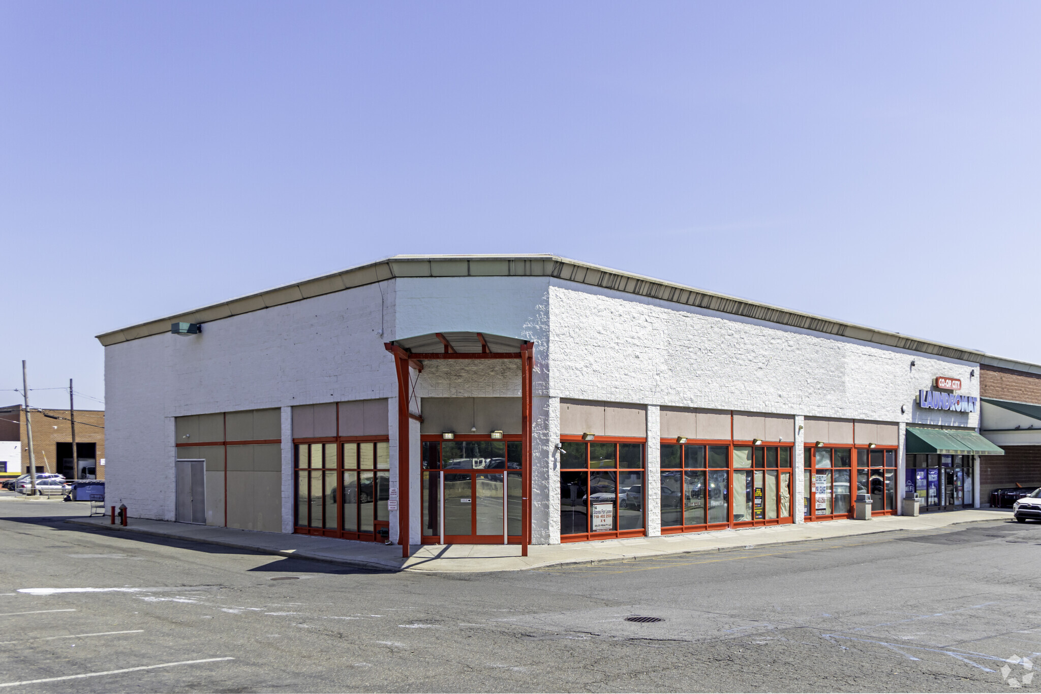 691 Co-op City Blvd, Bronx, NY for lease Building Photo- Image 1 of 2