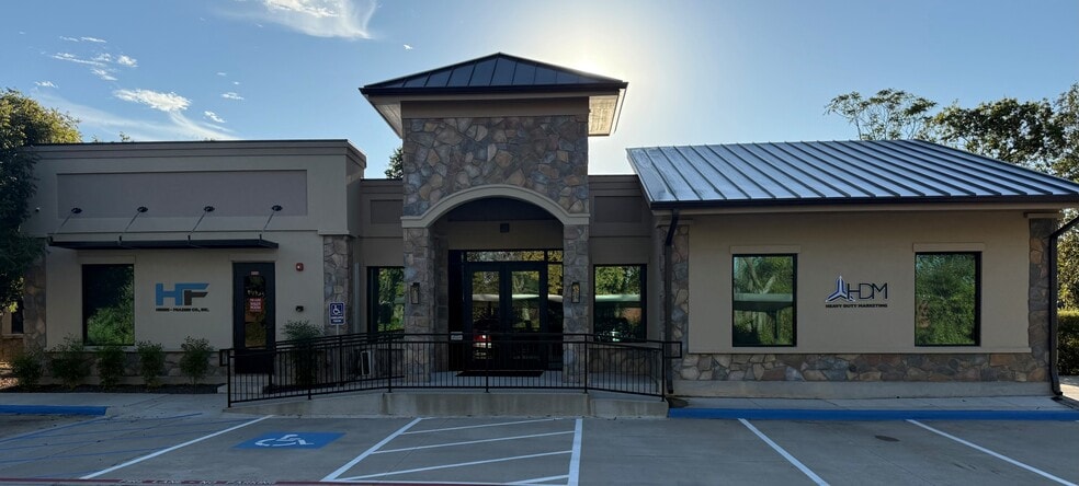 10 E McDermott Dr, Allen, TX for lease - Building Photo - Image 1 of 9