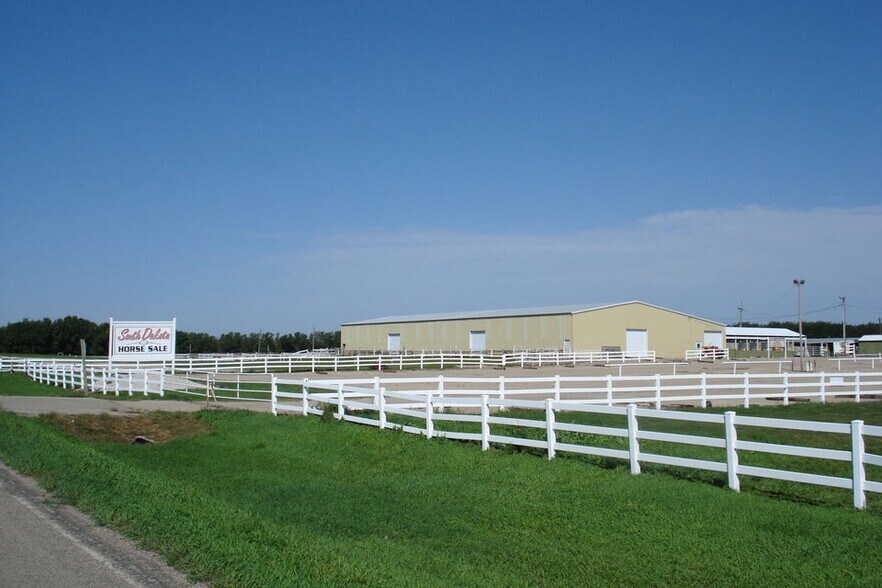 38994 273rd St, Corsica, SD 57328