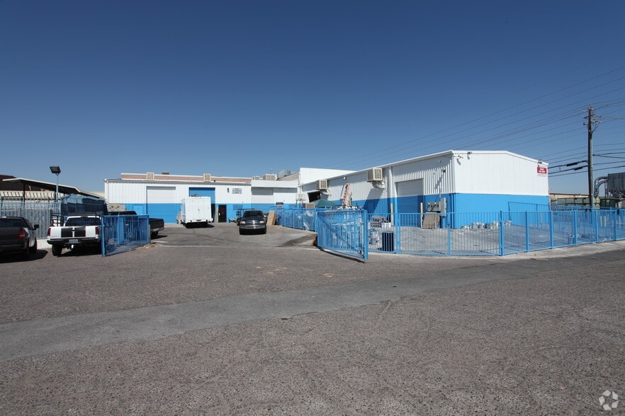 3977 W Oquendo Rd, Las Vegas, NV for lease - Building Photo - Image 3 of 9