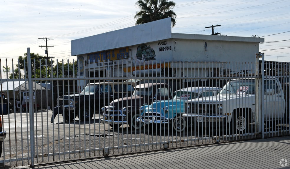 7001 Compton Ave, Los Angeles, CA for sale - Building Photo - Image 3 of 3