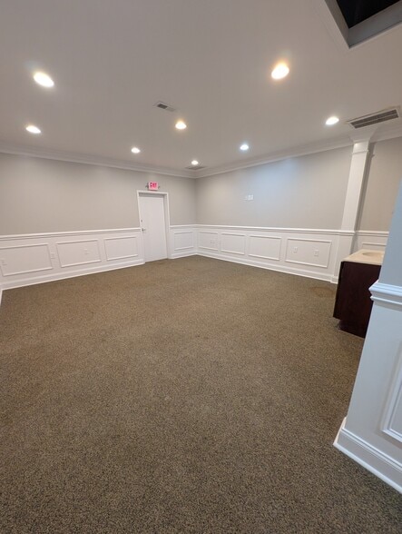 1317 Cedar Lane Rd, Greenville, SC for lease - Building Photo - Image 3 of 16