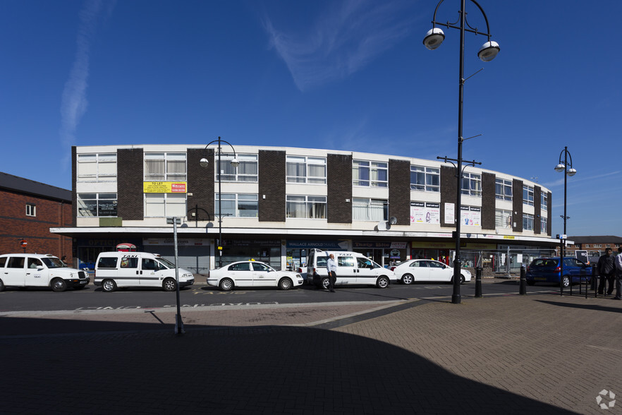 Effingham Sq, Rotherham for lease - Building Photo - Image 2 of 3