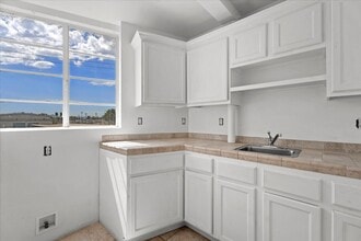 207 S Flower St, Burbank, CA for lease Interior Photo- Image 2 of 7