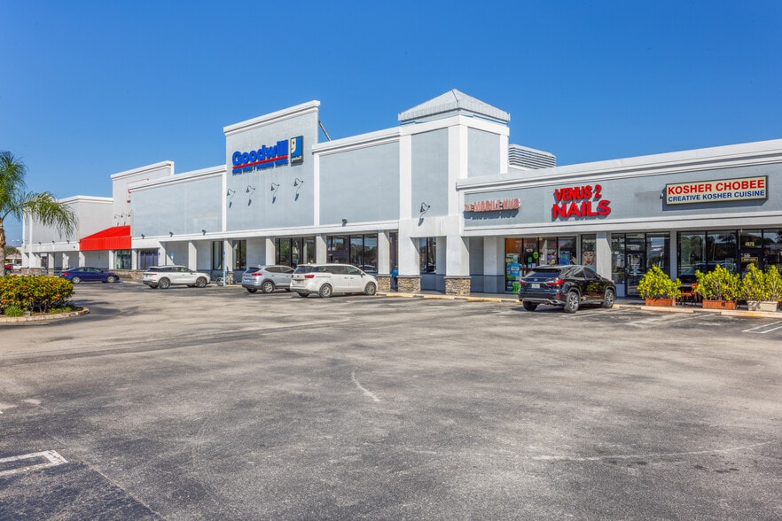 4869-4975 Okeechobee Blvd, West Palm Beach, FL for lease - Building Photo - Image 3 of 15