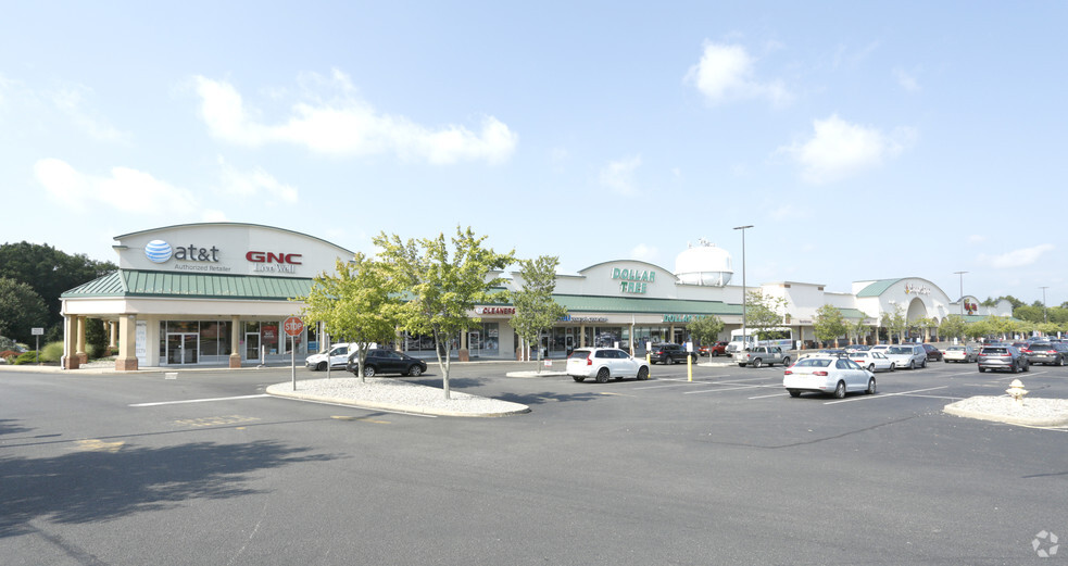 2360 Lakewood Rd, Toms River, NJ for lease - Primary Photo - Image 1 of 9