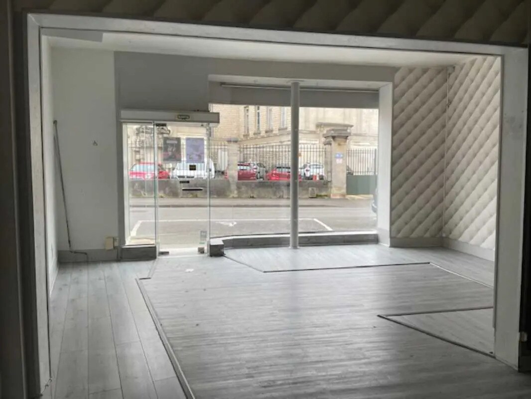 Retail in Soissons for lease Building Photo- Image 1 of 5