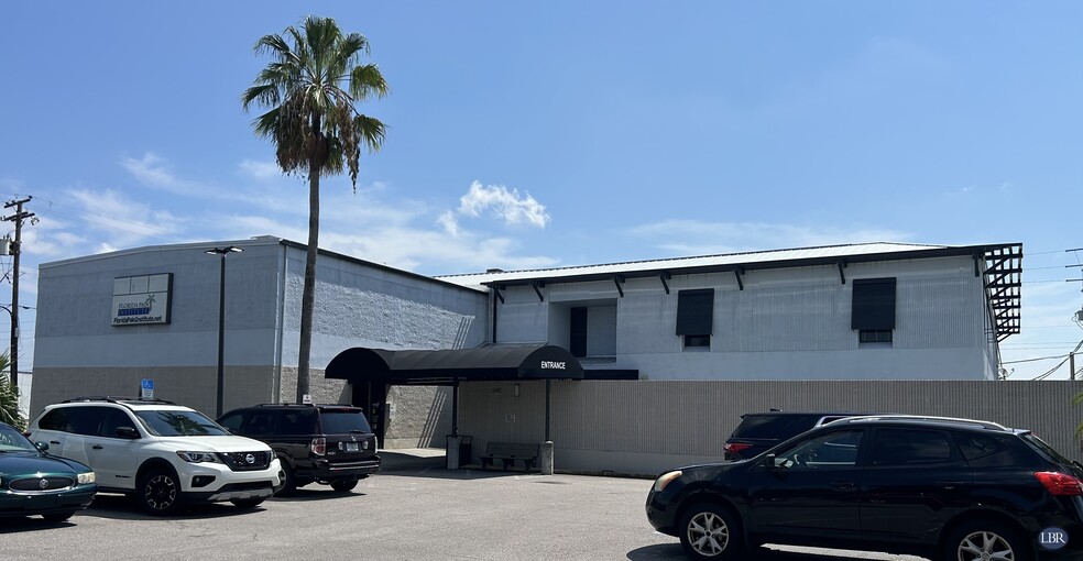 595 N Courtenay Pky, Merritt Island, FL for lease - Building Photo - Image 1 of 9