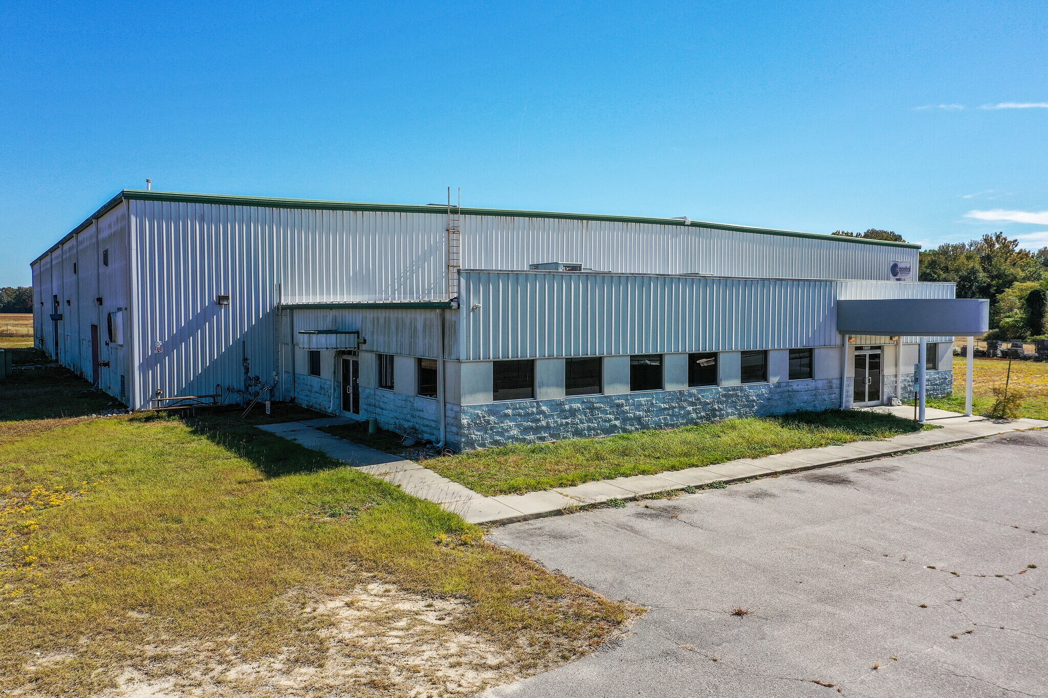 18401 Fieldcrest Rd, Laurel Hill, NC for sale Building Photo- Image 1 of 1