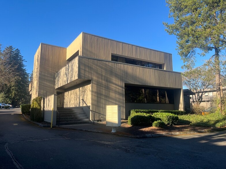 16016 Lower Boones Ferry Rd, Lake Oswego, OR for lease - Building Photo - Image 3 of 7