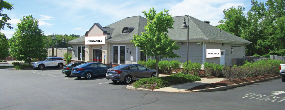 525 Middle Tpke W, Manchester, CT for lease - Building Photo - Image 2 of 2