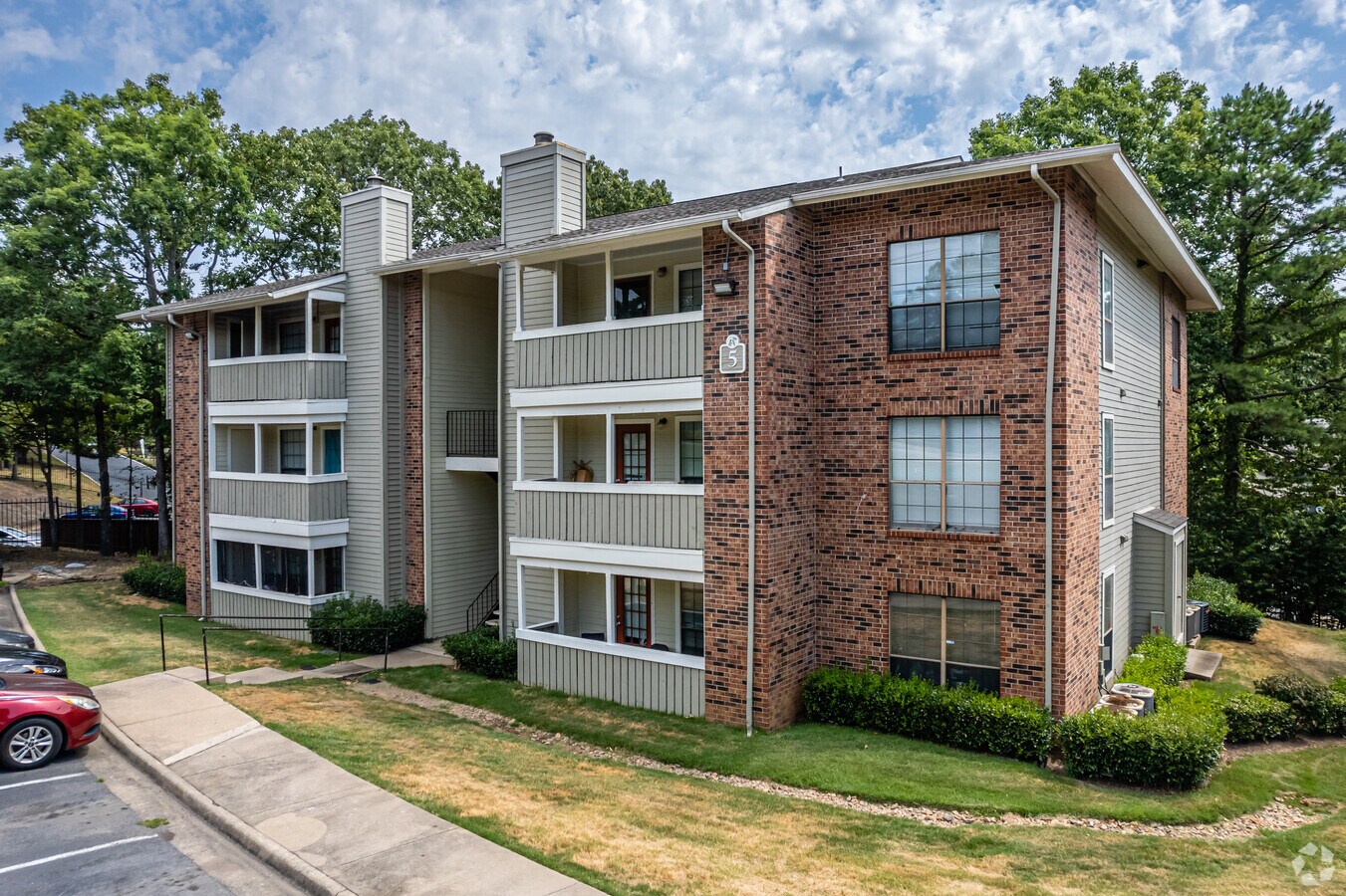 501 Napa Valley Dr, Little Rock, AR 72211