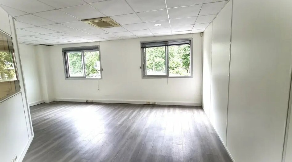 12 Boulevard Louise Michel, Évry for lease Interior Photo- Image 1 of 4