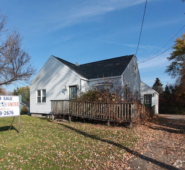 7492 Oswego Rd, Liverpool, NY 13090