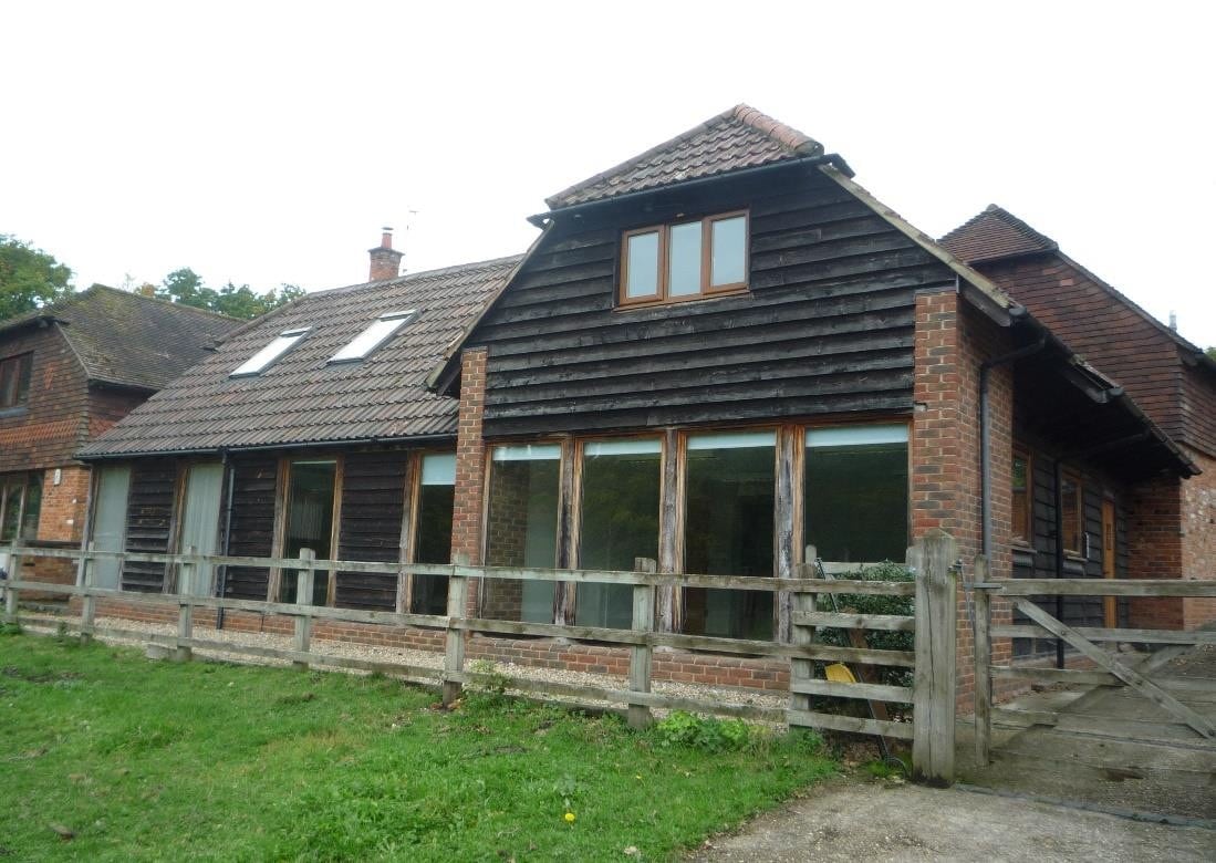 Cricket Hill Ln, Yateley for sale Primary Photo- Image 1 of 1