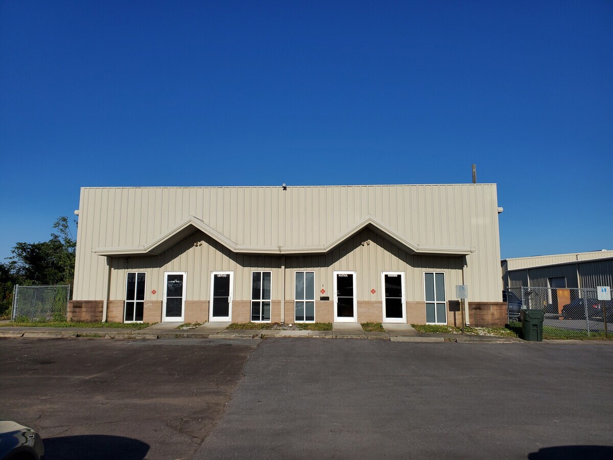 2502 Minnesota Ave, Lynn Haven, FL 32444