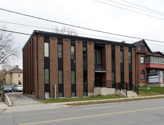 More details for 920 King St W, Kitchener, ON - Office for Sale