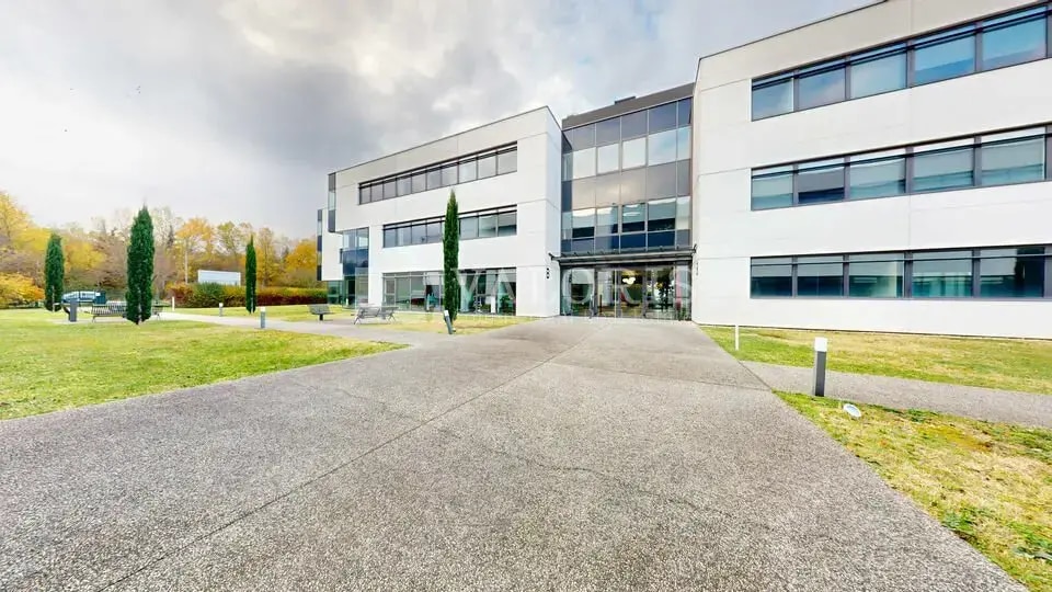 Office in Saint-Priest for lease Building Photo- Image 1 of 10