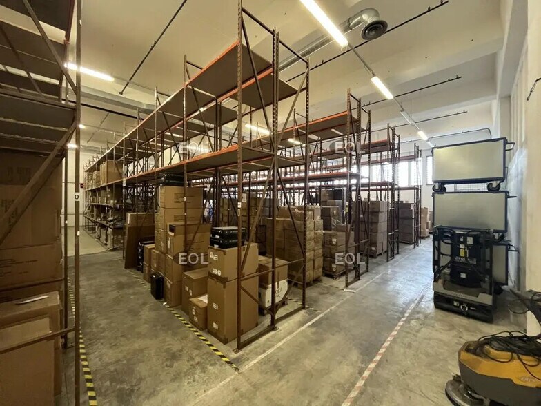 Flex in Montreuil for sale - Interior Photo - Image 2 of 8