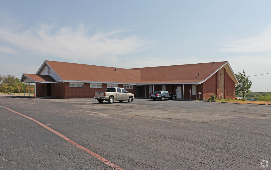 5825 Watauga Rd, Watauga, TX for sale - Primary Photo - Image 1 of 10