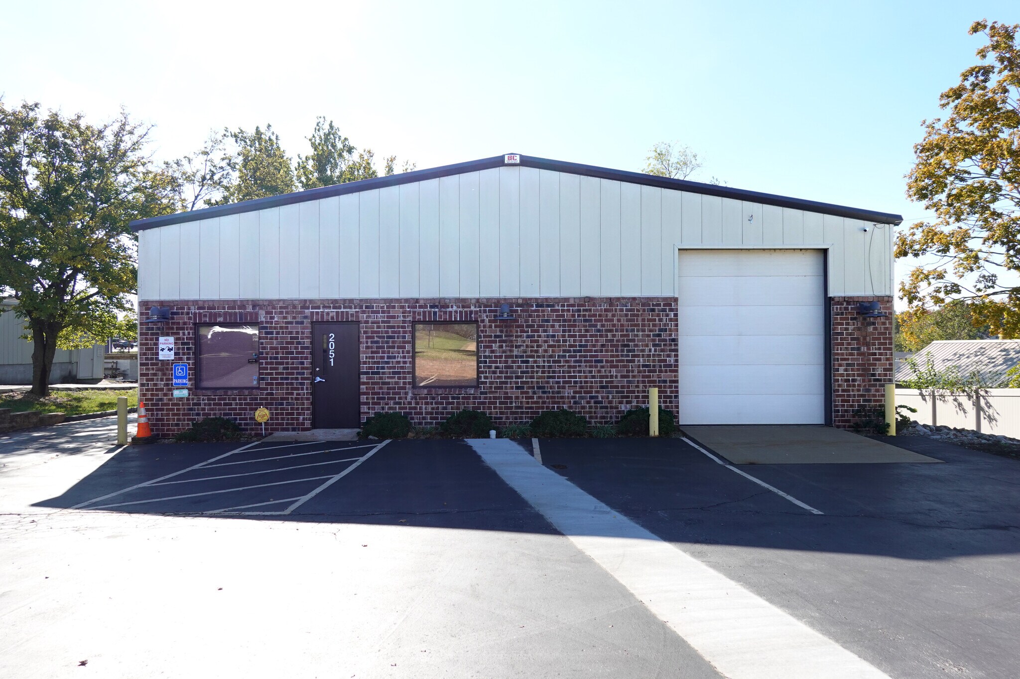 2051 Bender Ln, Arnold, MO for lease Primary Photo- Image 1 of 13