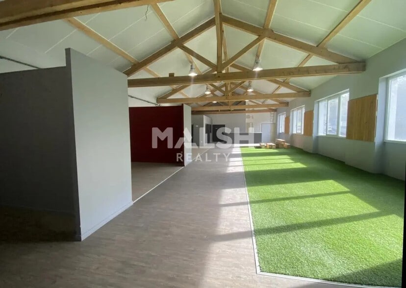 Office in Vienne for lease - Building Photo - Image 1 of 4