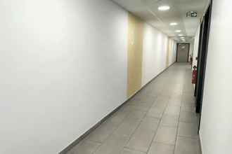 Office in Marseille for lease Interior Photo- Image 1 of 9