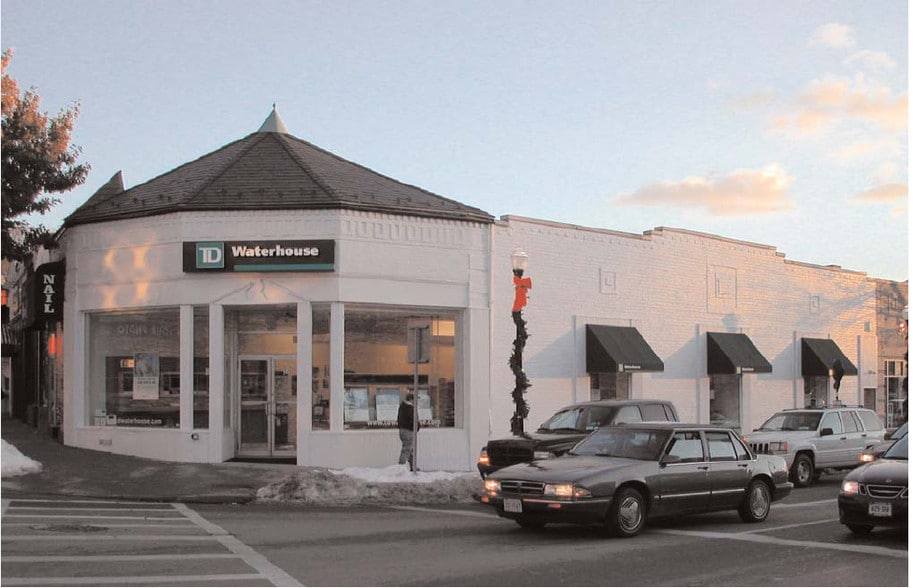 24-32 E Main St, Mount Kisco, NY for lease - Primary Photo - Image 2 of 10