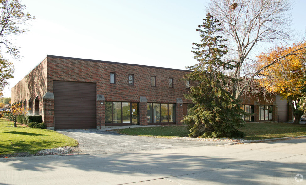 2905-2909 MacArthur Blvd, Northbrook, IL for lease - Building Photo - Image 2 of 5