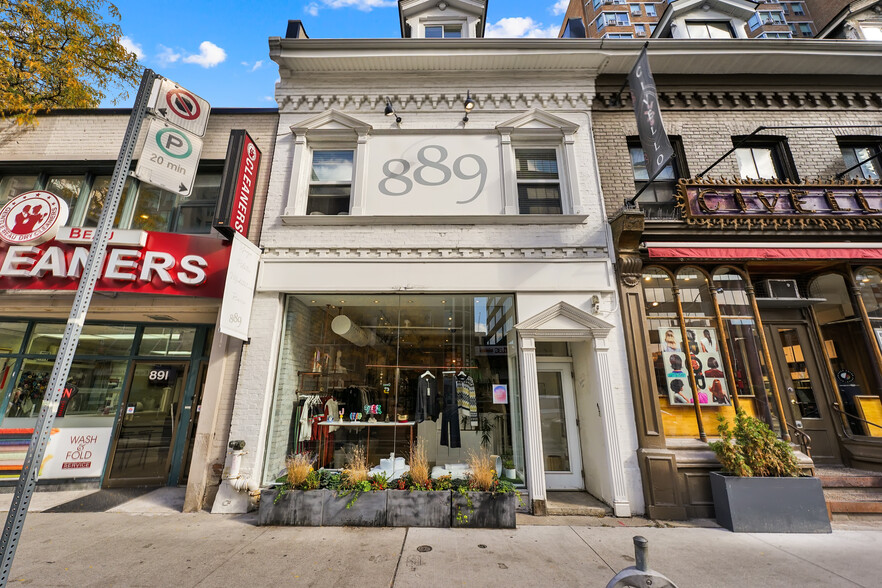 889 Yonge St, Toronto, ON for lease - Building Photo - Image 1 of 11