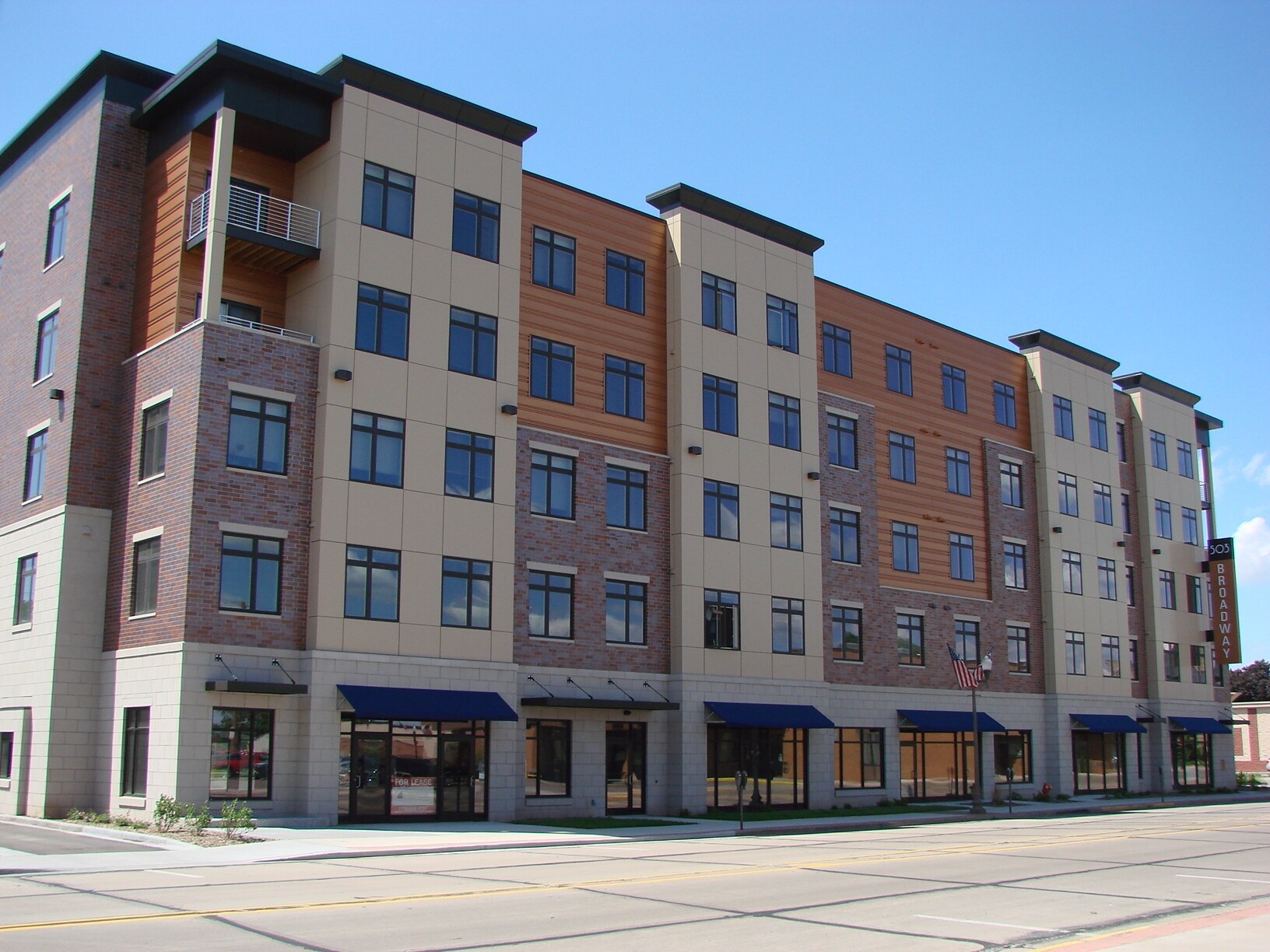 503 Broadway St S, Menomonie, WI 54751 503 Broadway Mixed Use