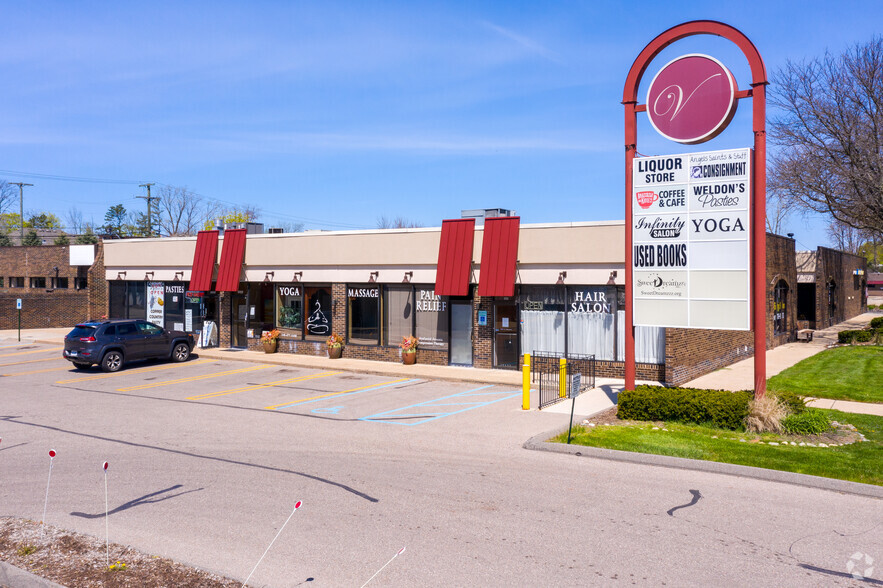 19151-19161 Merriman Rd, Livonia, MI for lease - Primary Photo - Image 1 of 7