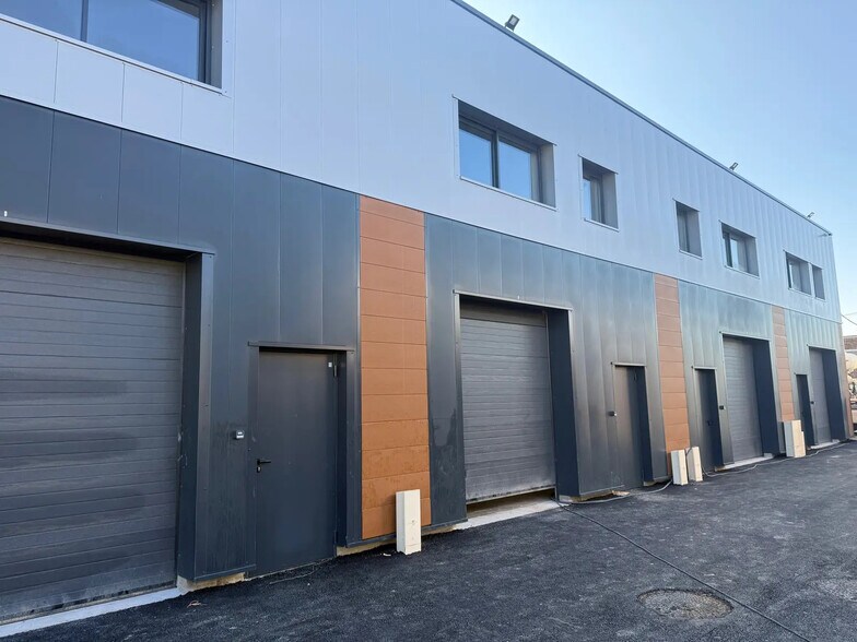 29 Rue Travers Des Champs Guillaume, Cormeilles-en-Parisis for sale - Building Photo - Image 3 of 4