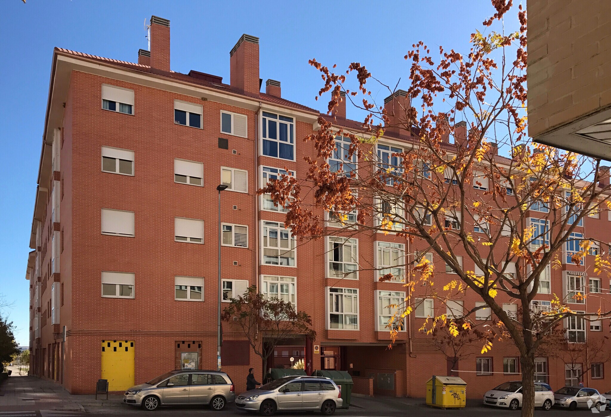 Calle de Alonso Zamora Vicente, 12, San Sebastián de los Reyes, Madrid for sale Primary Photo- Image 1 of 1