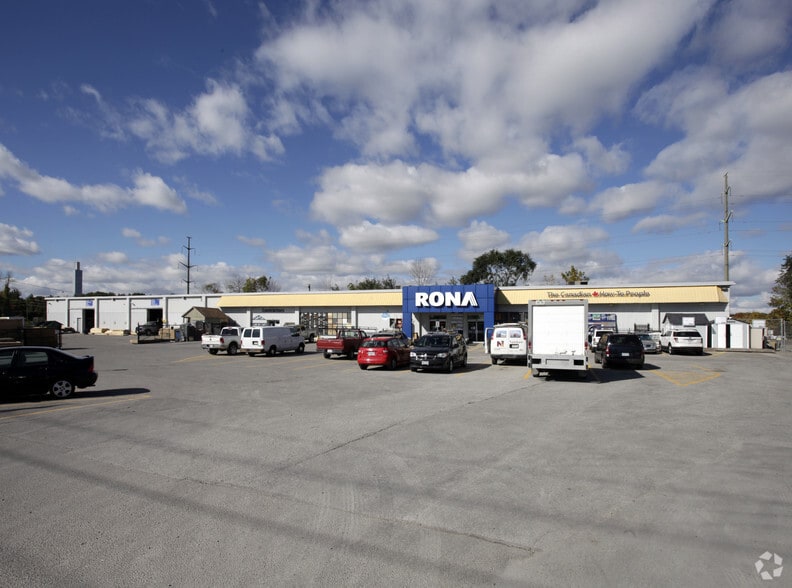 2311 Royal Windsor Dr, Oakville, ON for sale - Primary Photo - Image 1 of 2