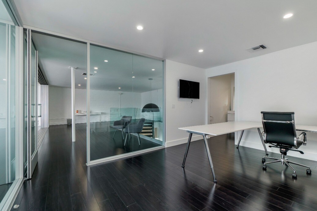 137 Eucalyptus Dr, El Segundo, CA for sale Interior Photo- Image 1 of 1