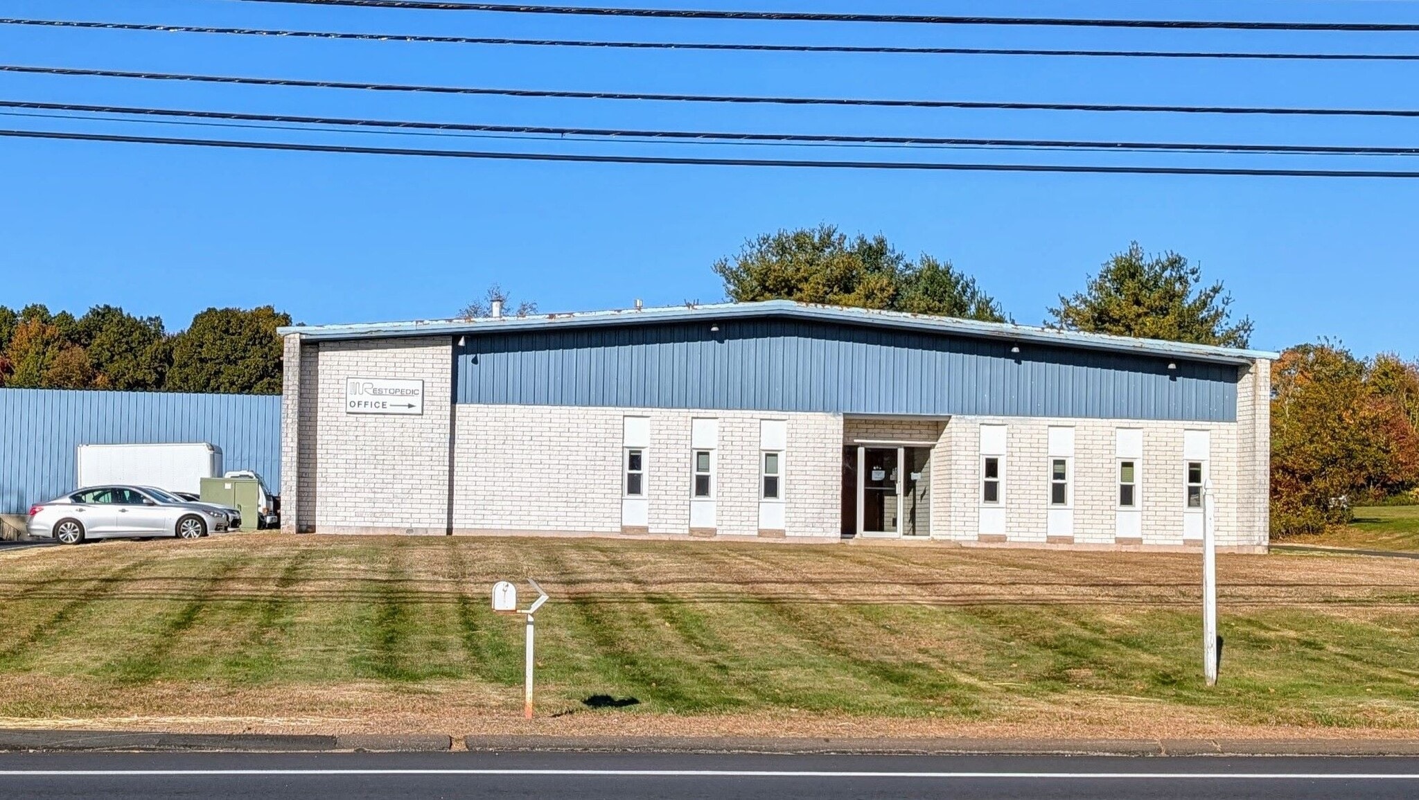 695 Amity Rd, Bethany, CT for lease Primary Photo- Image 1 of 6