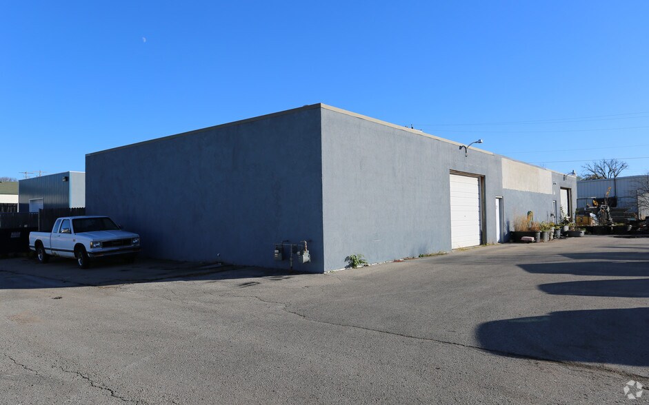 1724 Bullene Ave, Lawrence, KS 66044