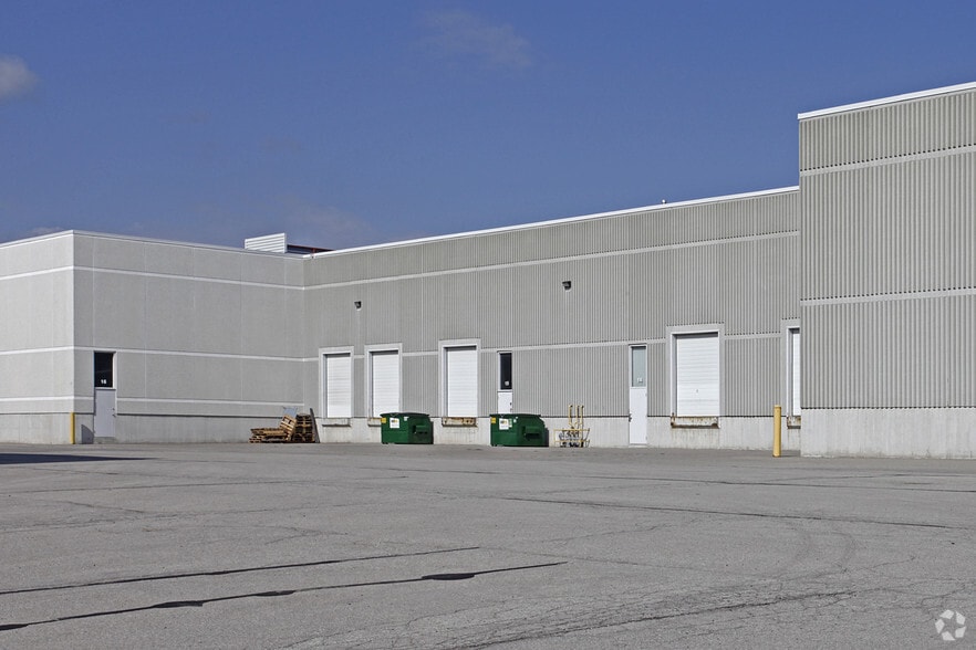 3585 Laird Rd, Mississauga, ON for lease - Building Photo - Image 2 of 5