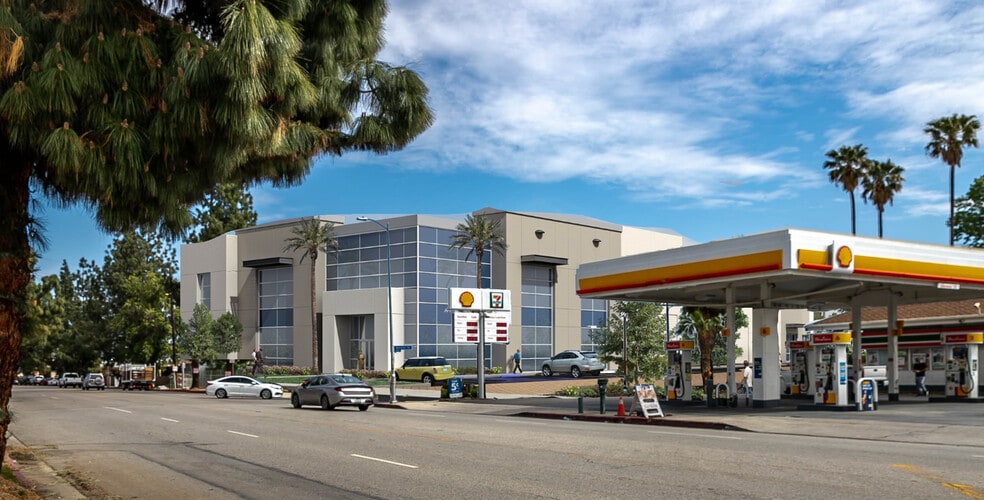 15530 San Fernando Mission Blvd, Mission Hills, CA for sale - Building Photo - Image 1 of 16