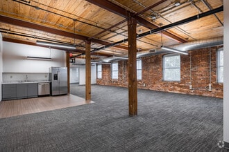 590 Means St NW, Atlanta, GA for lease Interior Photo- Image 1 of 9