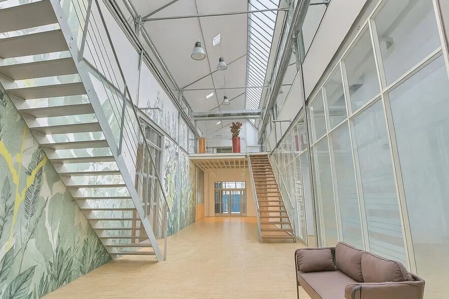 60 Ter Rue Haxo, Paris for sale - Interior Photo - Image 1 of 9